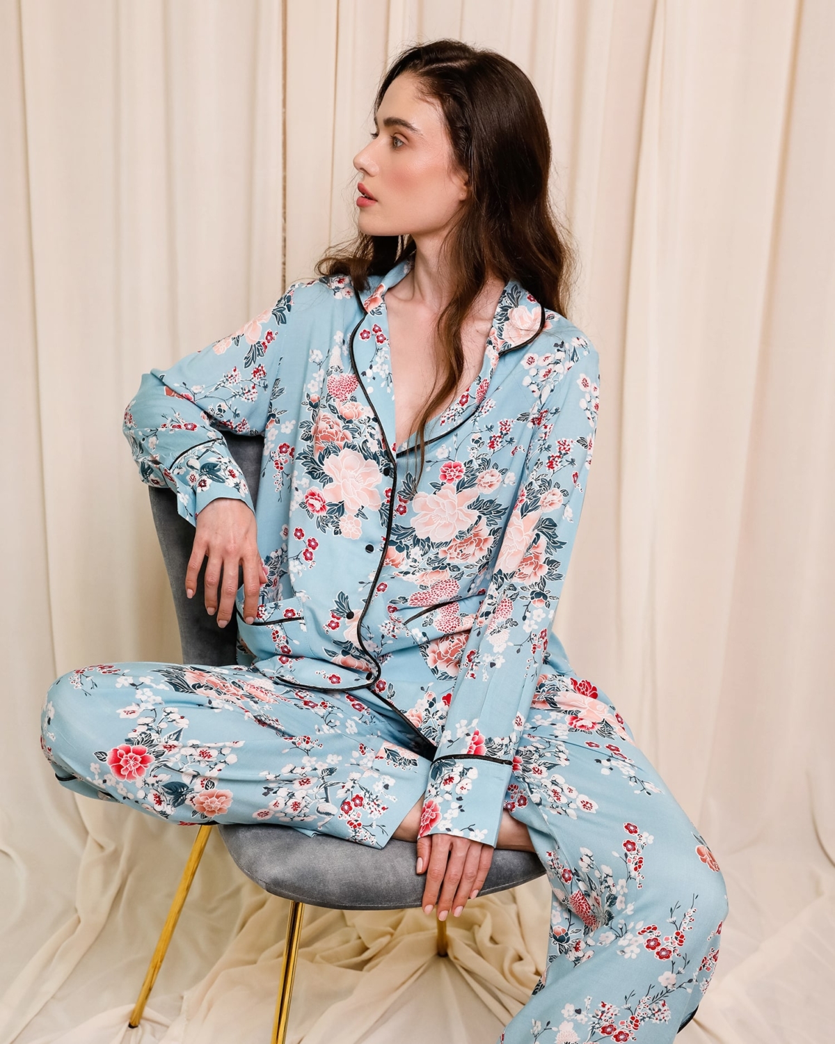 pijama-lunga-bleu-cu-flori