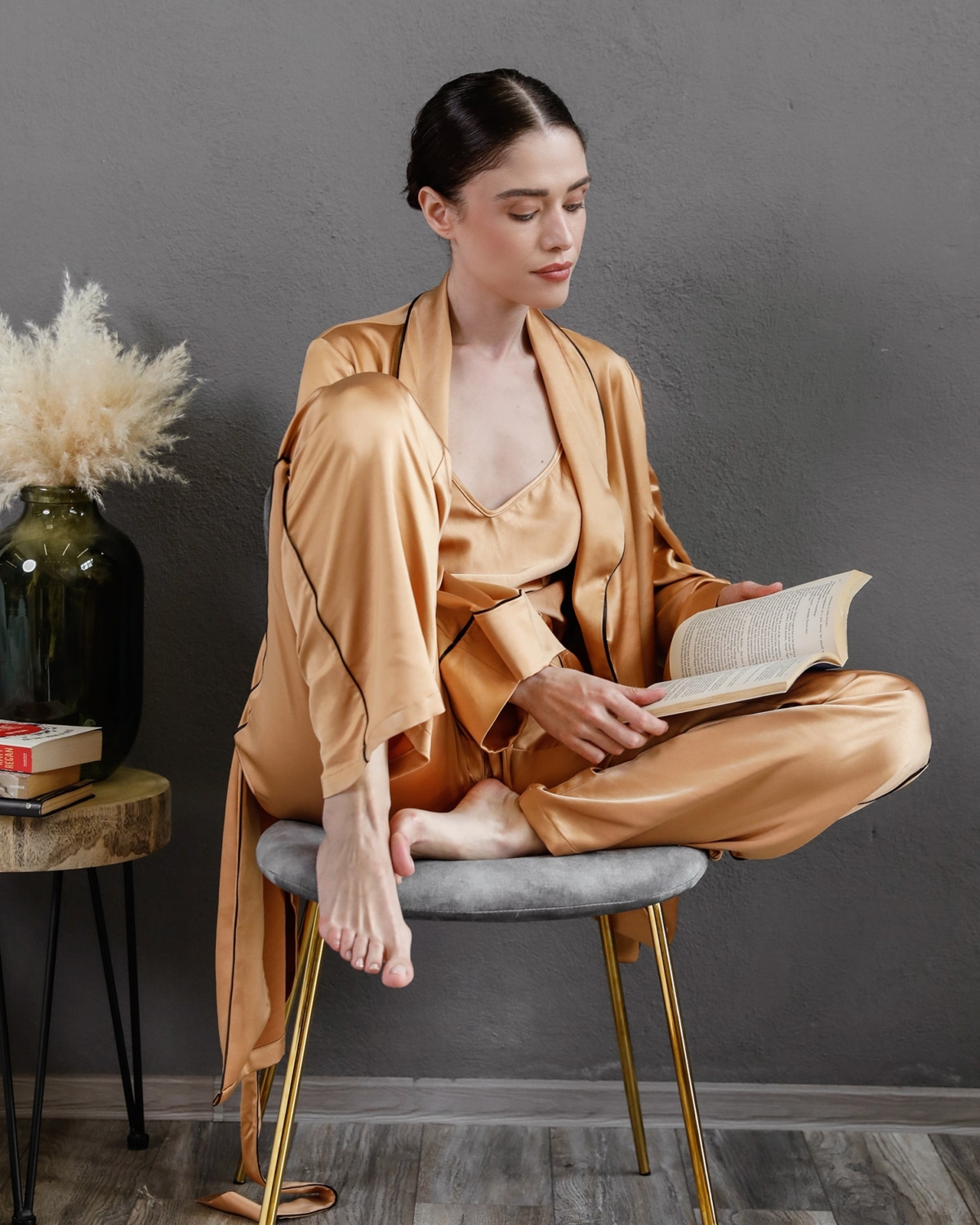 Pijama lungă aurie Amelie din mătase pentru femei - Silk Nuit