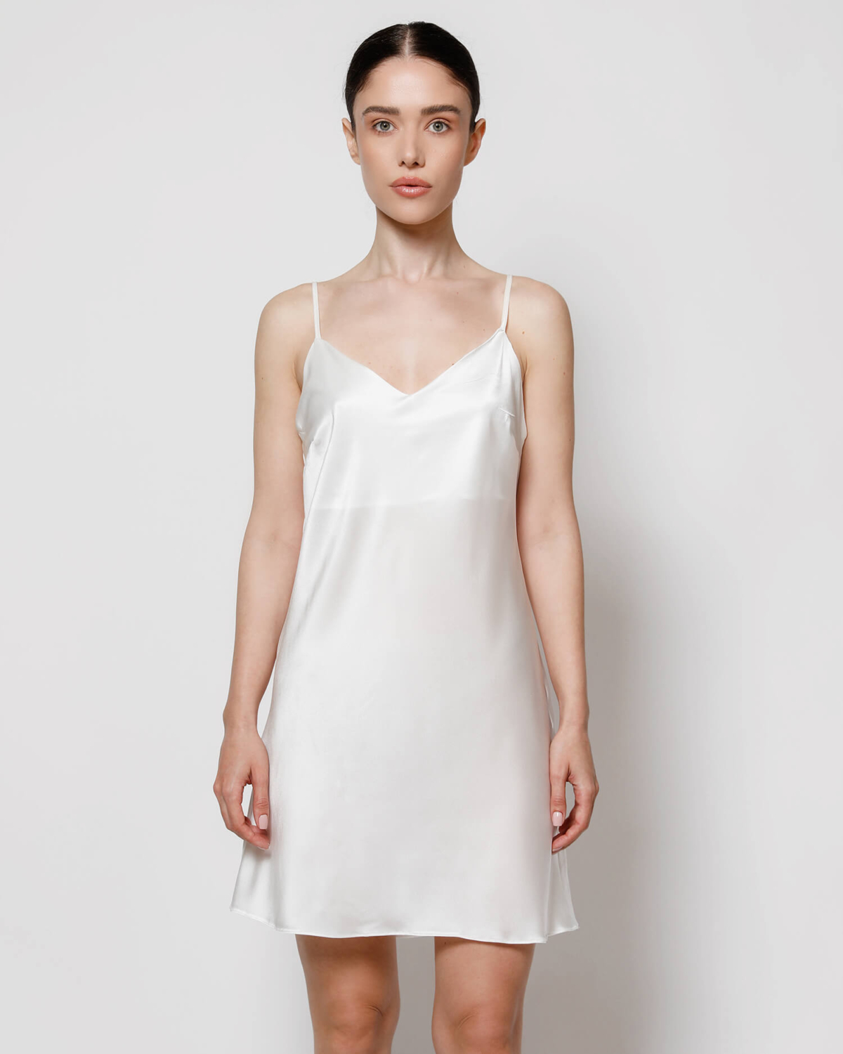 rochie-scurta-alba-mireasa