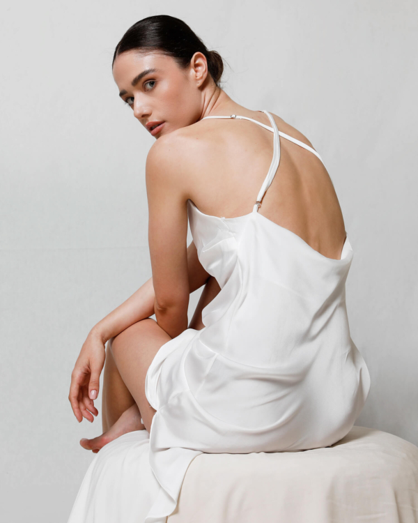 rochie-lunga-alba-mireasa