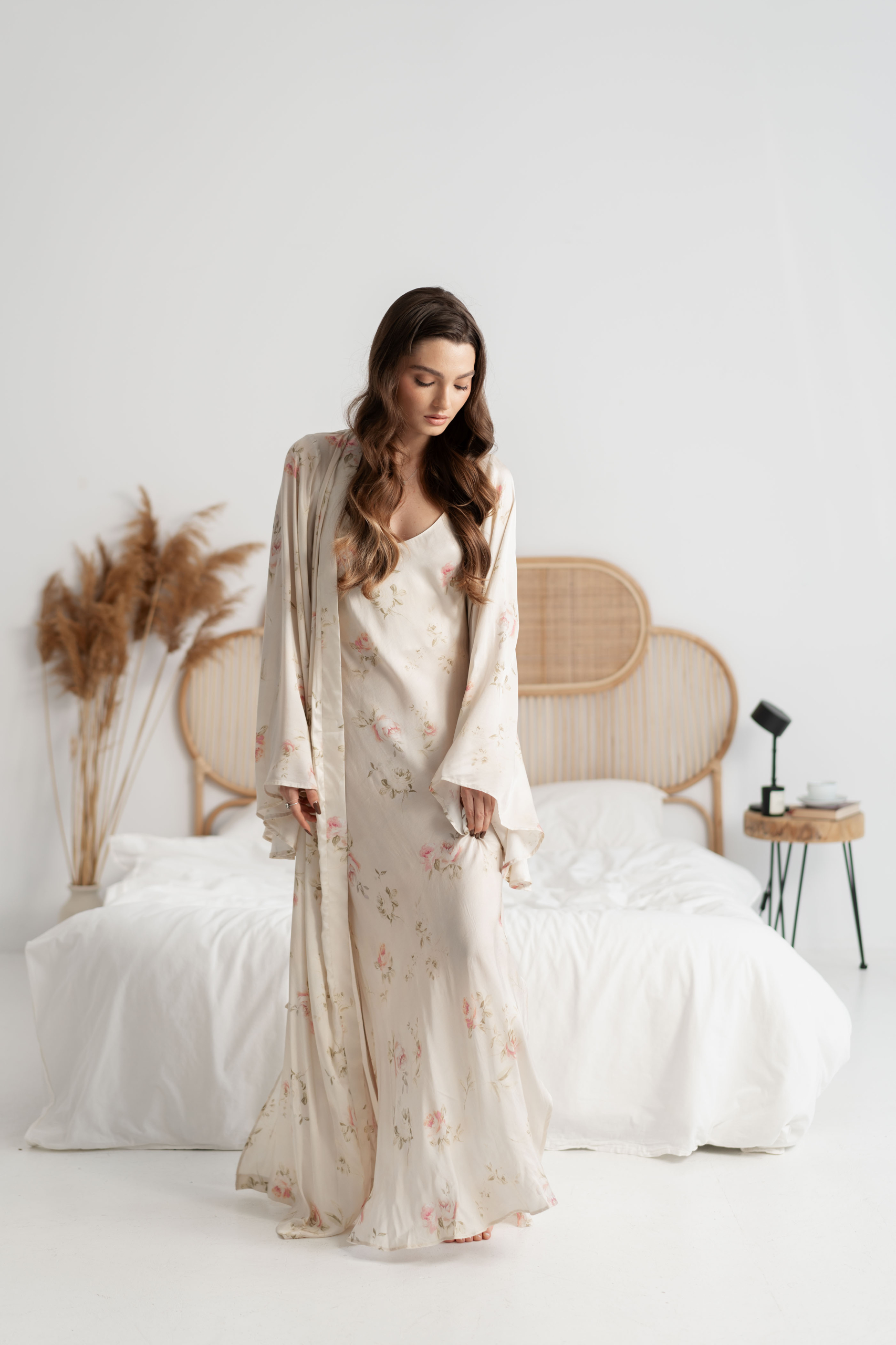 Rochie lungă Nuit Rosée by Silk Nuit, din 100% vâscoză premium, produsă în România.