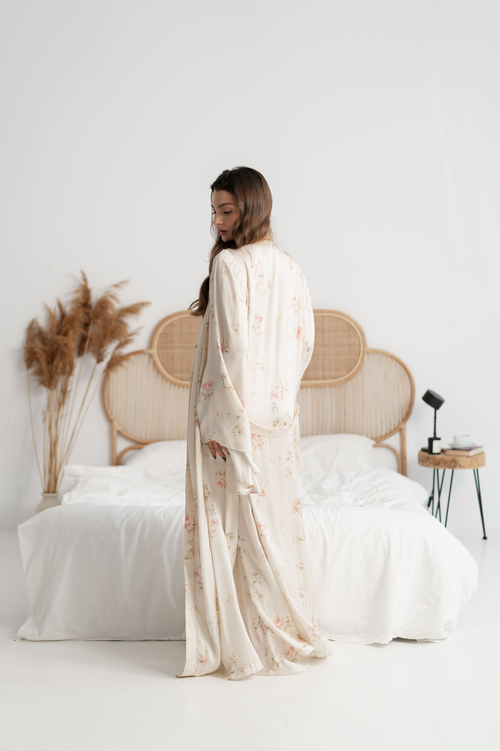 Halat lung Nuit Rosée by Silk Nuit, din 100% vâscoză premium, produs în România.